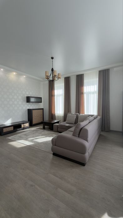 Продам 3к квартирус немонтом  в клубном доме!Центр