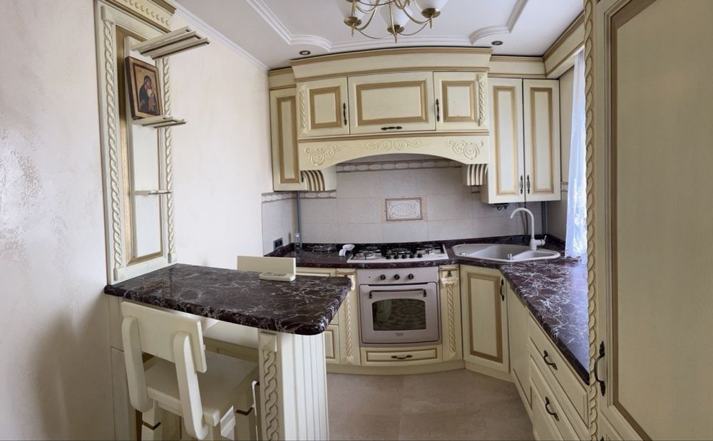Продам 3-х кім кв з  дизайнерським ремонтом та  АГВ