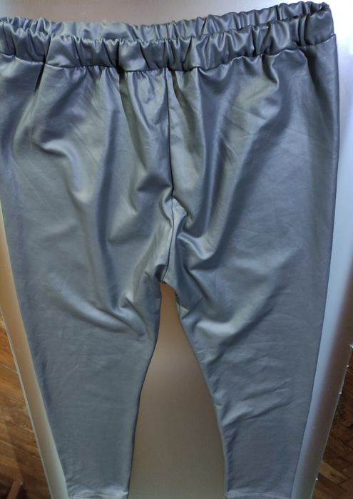 Практичность и Комфорт: Брюки из Плащевки