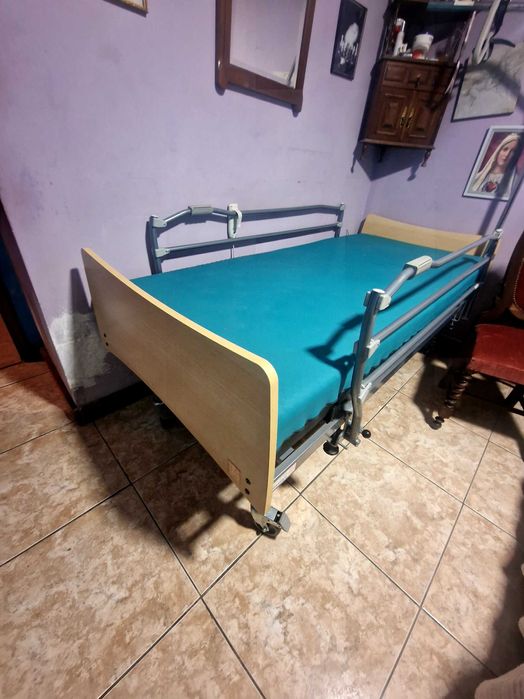 Cama articulada  com motor