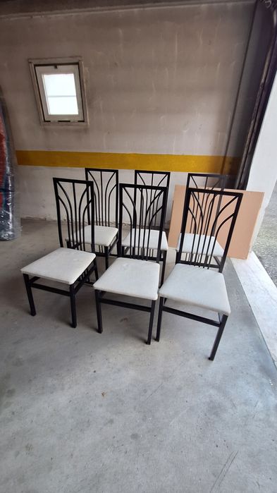 Mesa de jantar com cadeiras