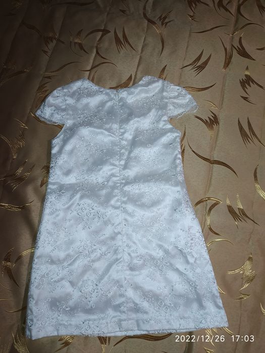 Плаття для дівчинки,біле,святкове,на 5-6 років