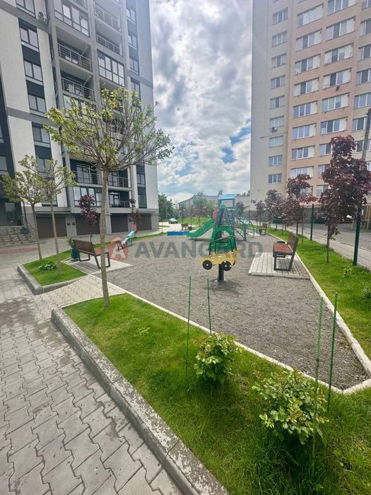 Продам 2-к квартиру в чудовому районі