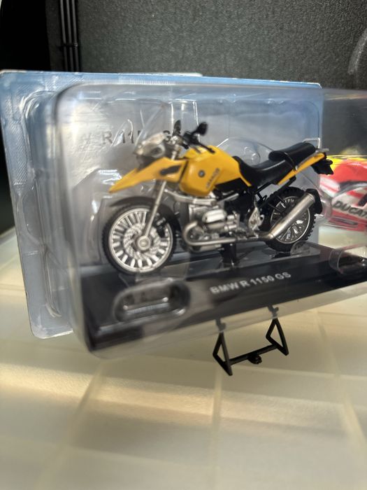 Miniatura BMW R 1150 GS Escala 1/24 Licença BMW Caixa Fechada