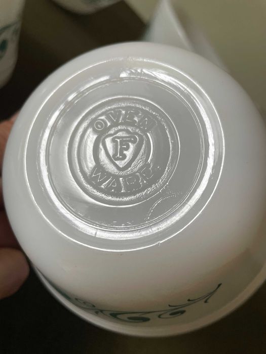 Conjunto de 5 taças, saladeiras em vidro