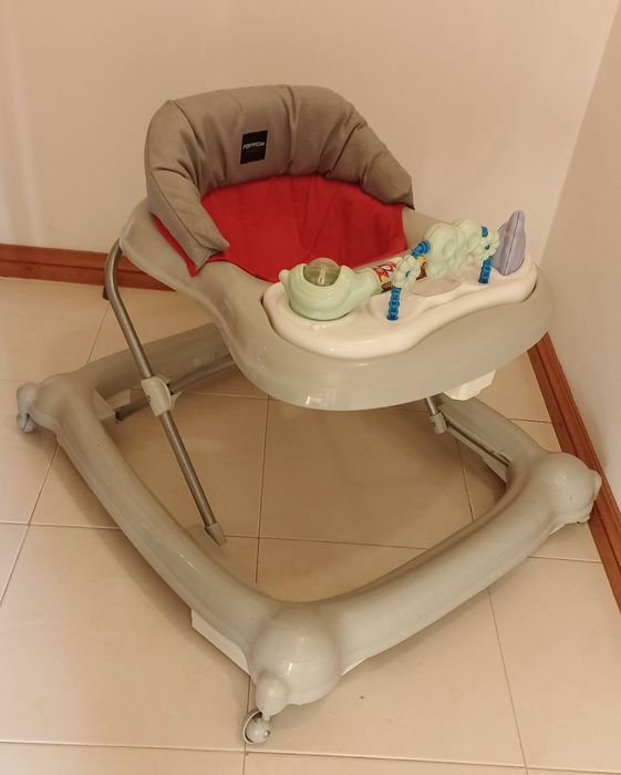 Chicco trio S3 Carrinho bebé  + cadeira auto bebeconfort + banheira trocador pré natal + andarilho aranha