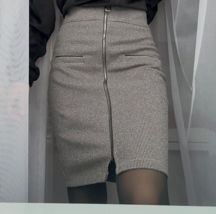 Спідниця з застібкою