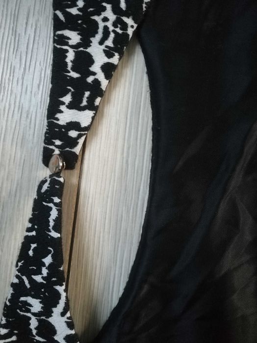 Elegancka sukienka na podszewce H&M 38/40 jak nowa