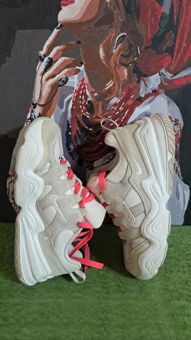 Жіночі кросівки Nike Tech Hera