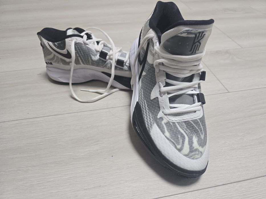 Кросівки розмір 44,5 Nike Kyrie 8