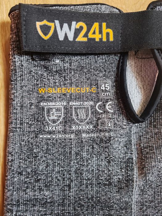 Zarękawnik, ochraniacz na przedramię