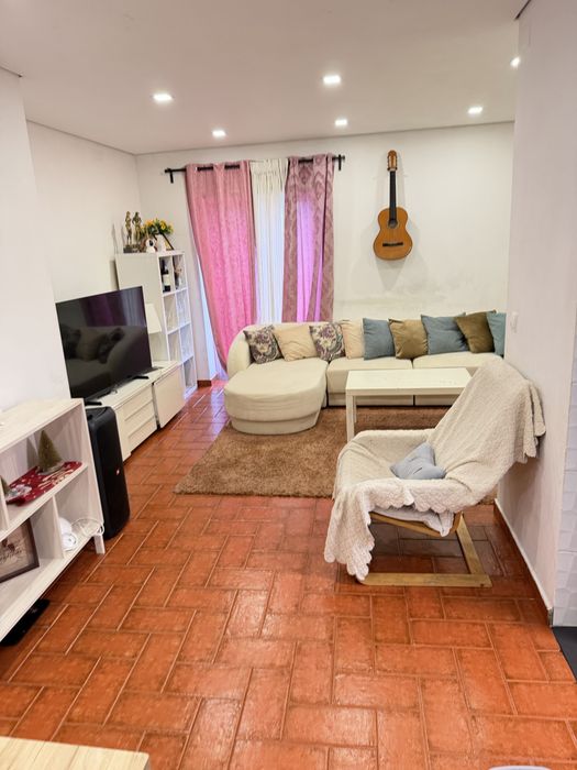 Quarto em apartamento familiar casal 600