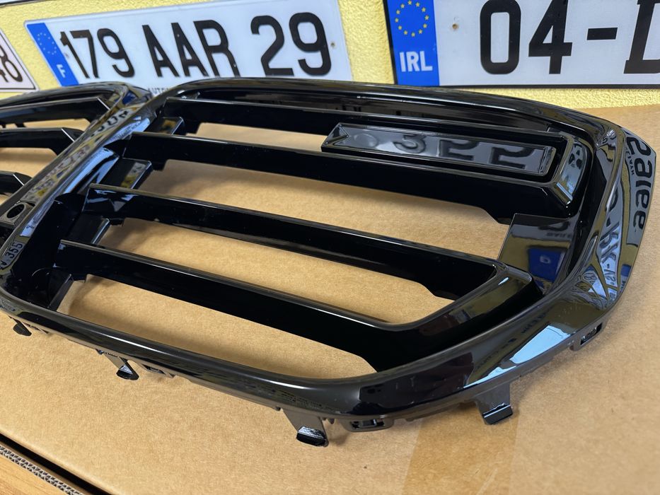 Решітка радіатора ніздрі g05 БМВ Х5 / BMW X5 23-25 в стилі X5M F95 LCI 51137454887 51138096590