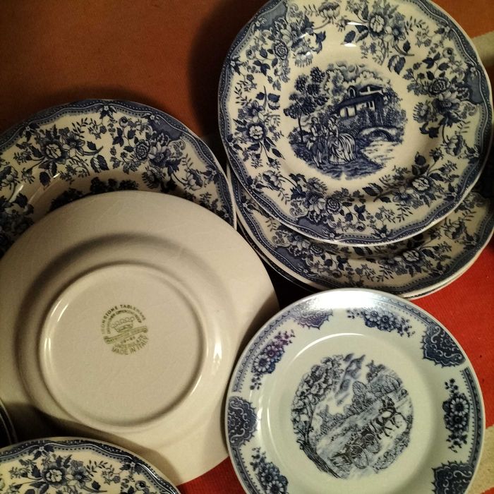 Pratos azuis de coleção