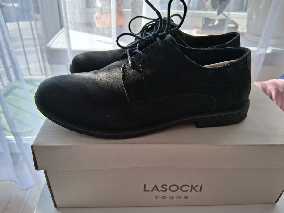 Buty pantofle komunijne 35 Lasocki