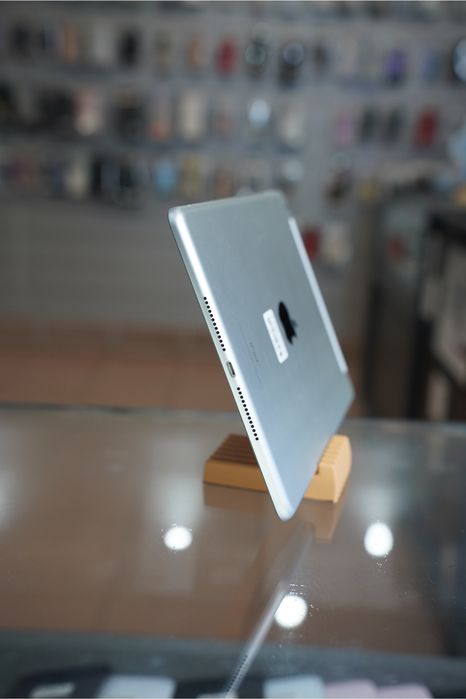 iPad 2018 32GB Silver LTE