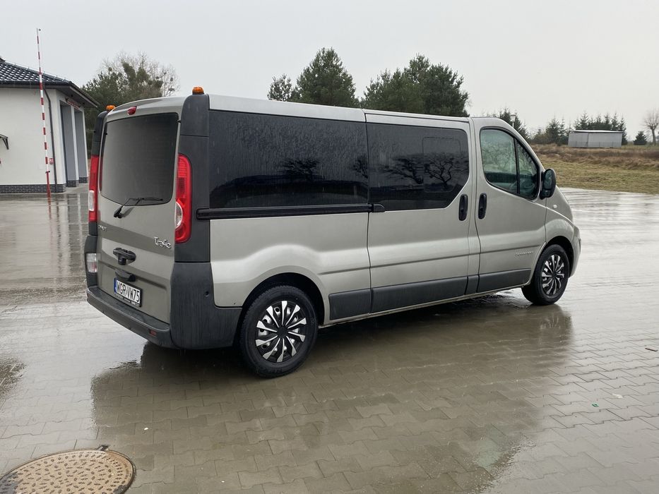 Wynajem Busa 9 osob
