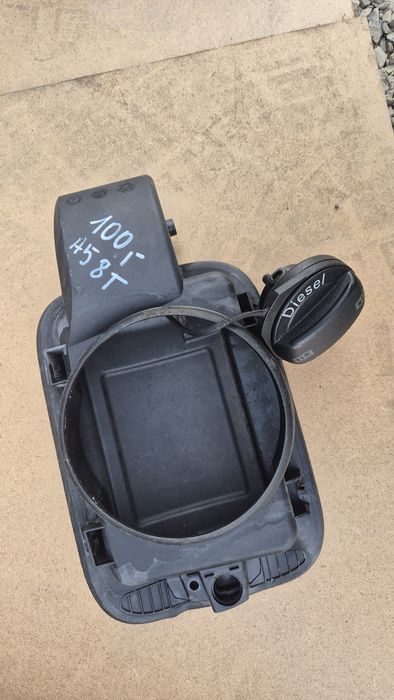 Klapka wlewu paliwa Audi A5 8T Sportback kod lakieru LZ9Y