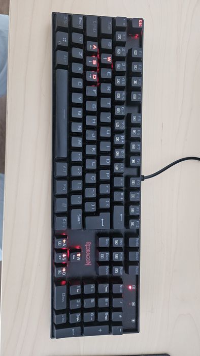 Teclado mecânico redragon layout ABNT2