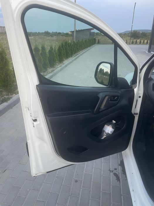 PEUGEOT partner 2012