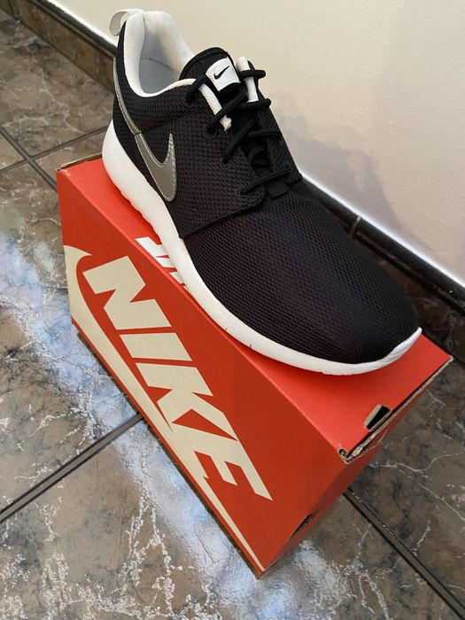 Nowe buty sportowe .damskie/młodzieżowe  Nike  Roshe One  (GS) 39
