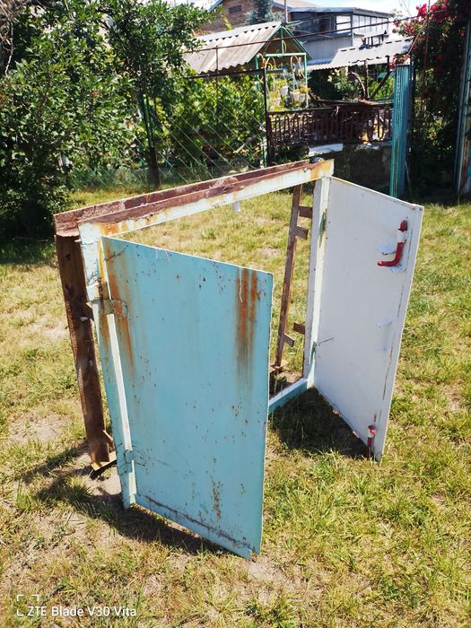 Продам металические ставни и решетку на окна