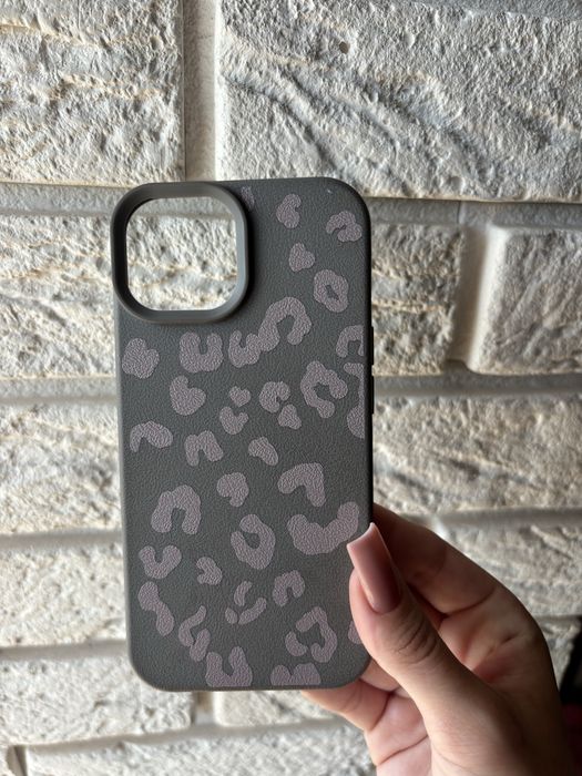 Чохли на iPhone 15