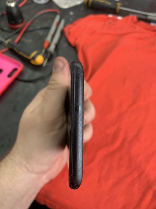 Бу телефон samsung sm-a305fn 3/32, не працює екран