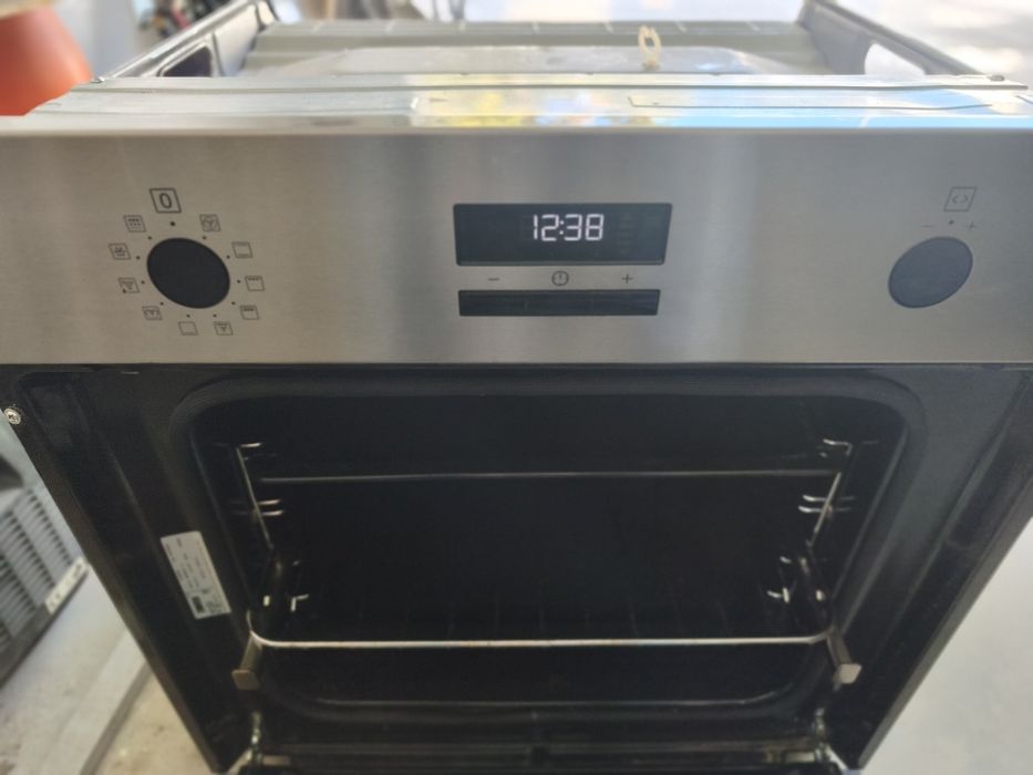 Forno Zanussi ZOPXE5X1 Pirolítico como novo