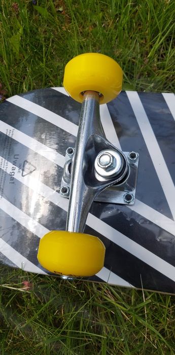 Deskorolka playground skateboard NOWA