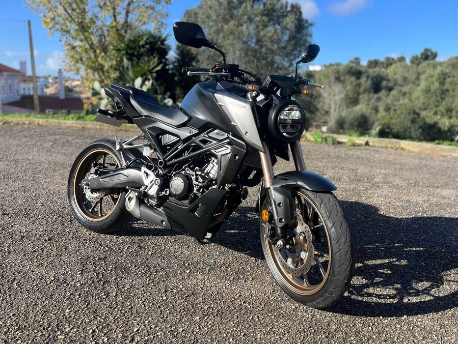 Honda CB125R em perfeito estado!