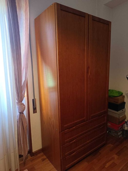 Guarda-roupa de 2 portas com 3 gavetas
