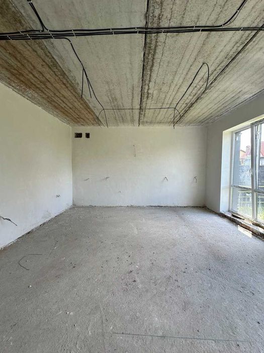 Продаж ГОТОВОГО до ремонту таунхауса 130м2 з гаражем та ділянкою