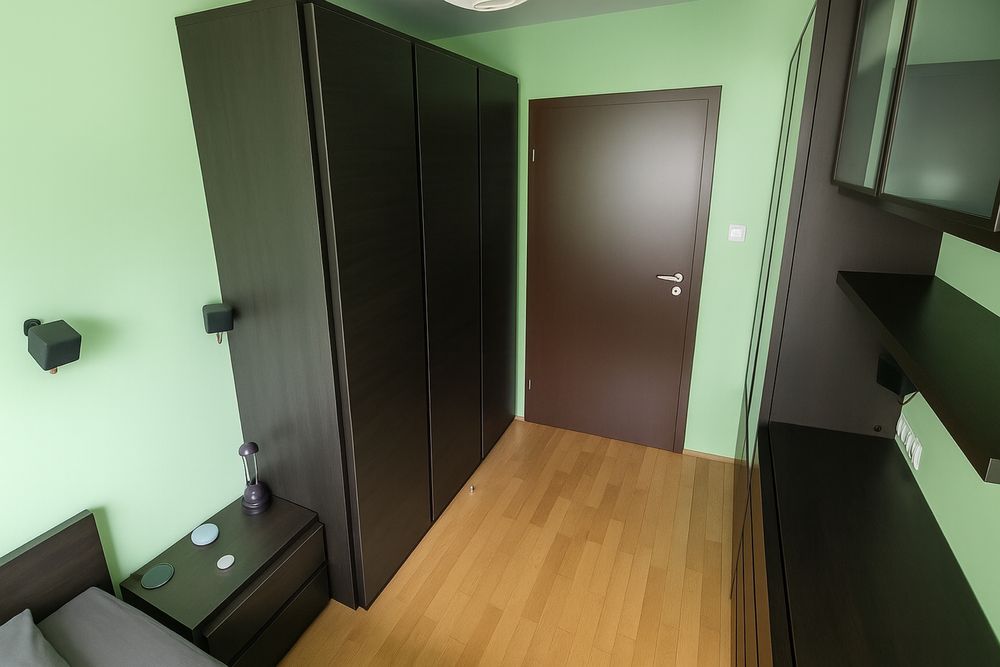 Komplet mebli BRW Doors wenge – szafa, łóżko, komoda, witryna