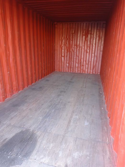 Box / Arrecadação / garagem/ contentor