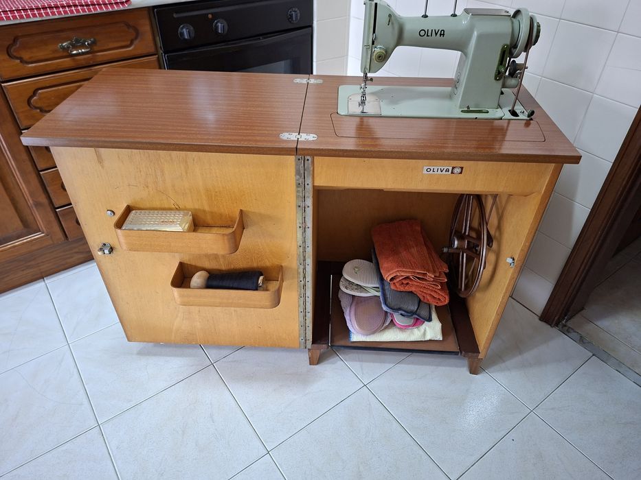 Máquina de costura Oliva
