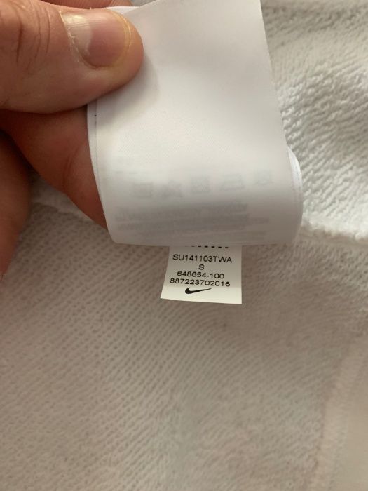 Кофта безрукавка NIKE абсолютно нова! куплена в Австралїї! розмір - S