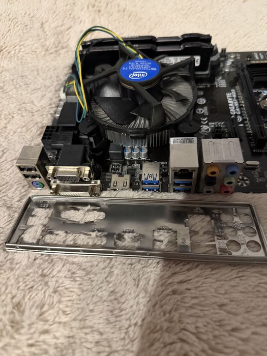 Gigabyte H97-HD3 + i7-4790 + 8GB HyperX DDR3