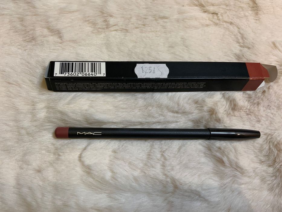 Lip Pencil MAC konturówką