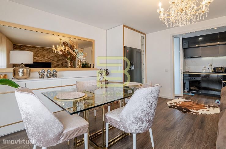 Apartamento T3 mobilado, convertido num T2(possibilidade de reverter p