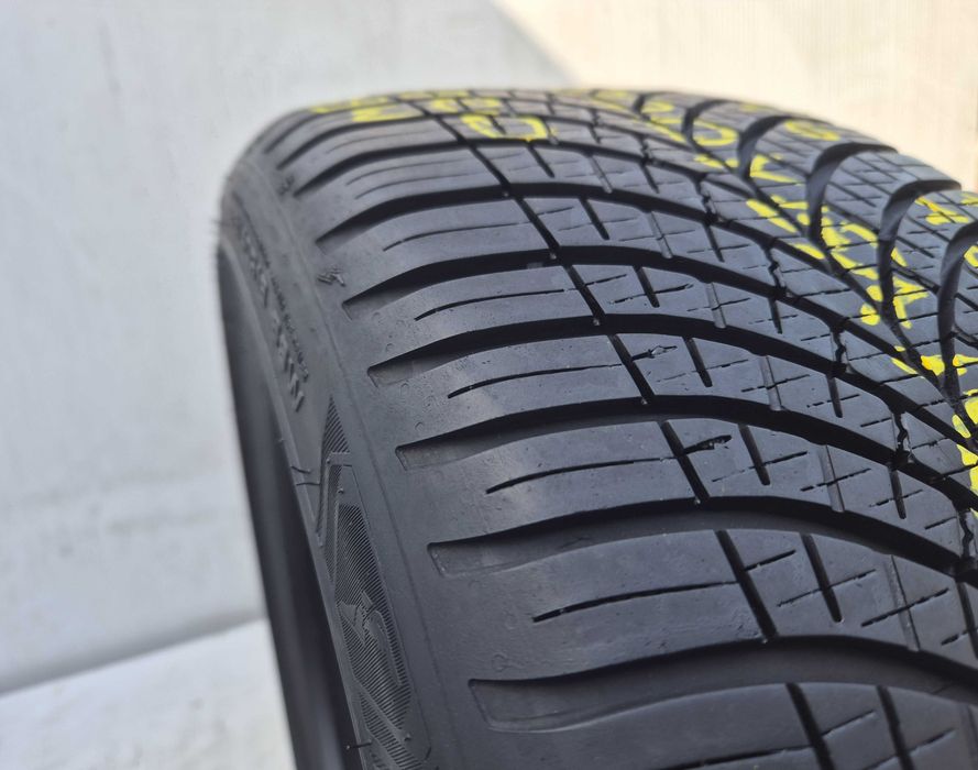 1x Goodyear Vector 4Seasons Gen-3 215/40r18 89W 7mm XL Rant N4950