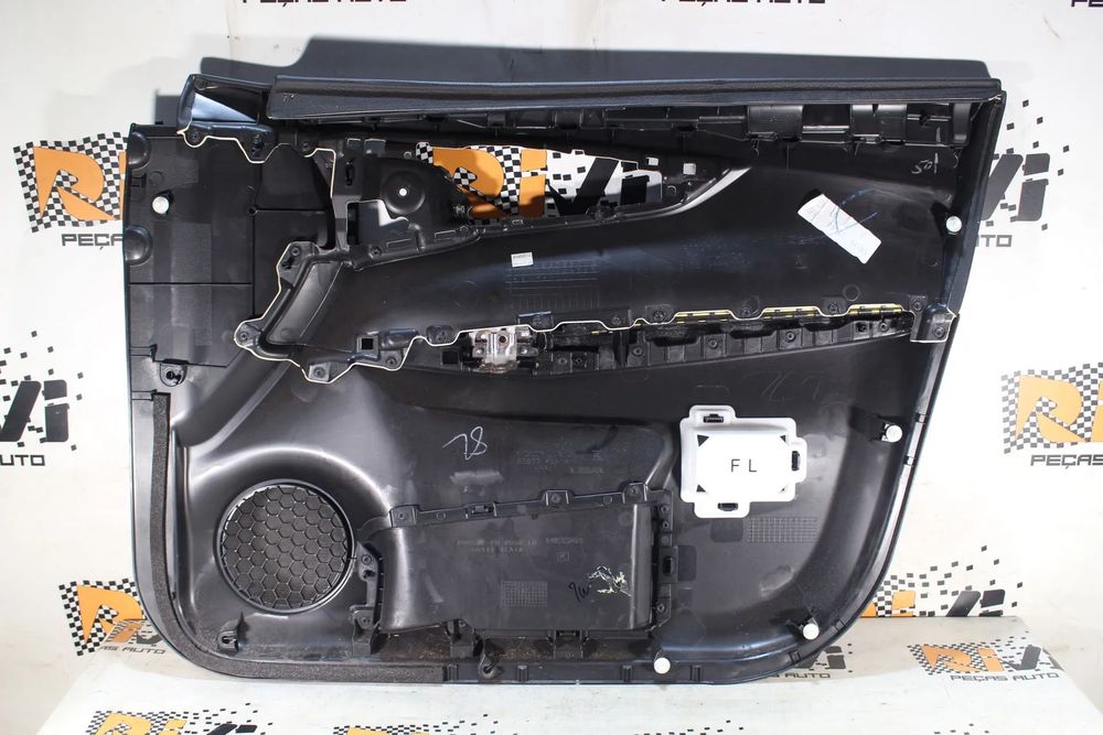 Forra porta / quartela frente esquerda NISSAN Qashqai II (J11)