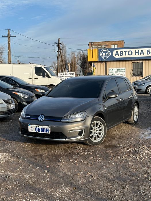 Продам Volkswagen e-Golf 2014 рік можлива розстрочка, кредит, обмін!