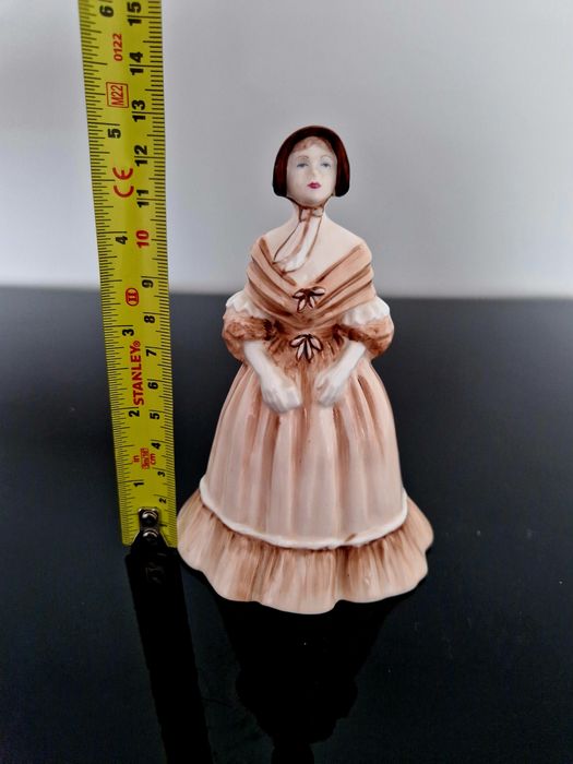 Figurka Coalport Hannah