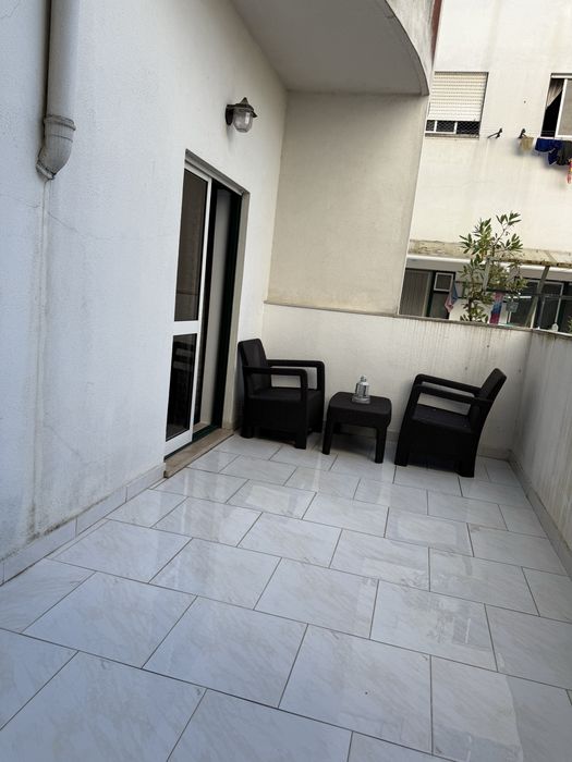 Quarto (contrato) com 02 camas  a 5 minutos da estação de Entroncamento
