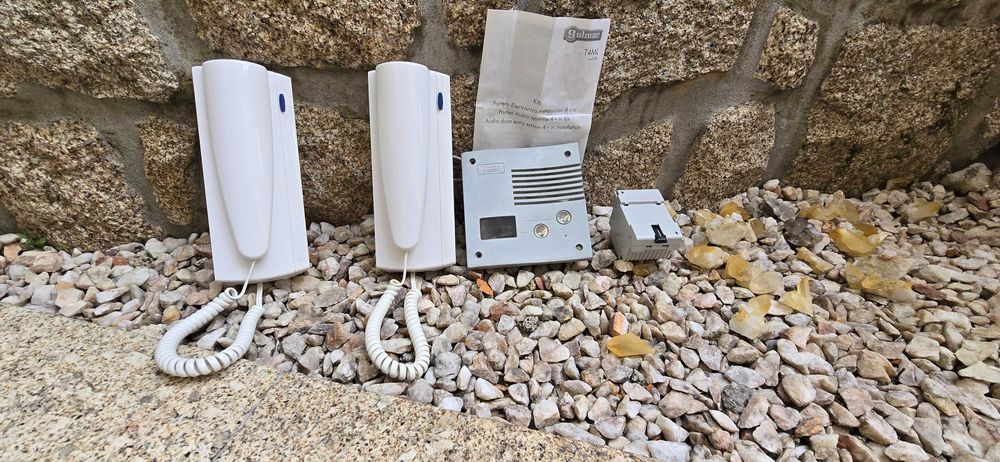 Campainha com dois interfones