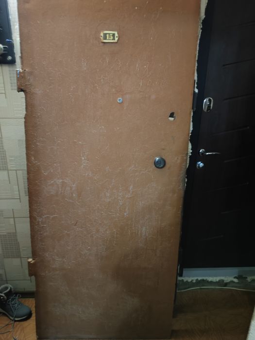 Металеві двері б/у