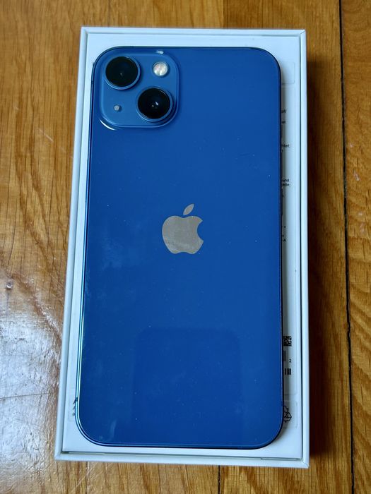 Telefon iPhone 13 128gb bateria 72% duzo etui pełen komplet