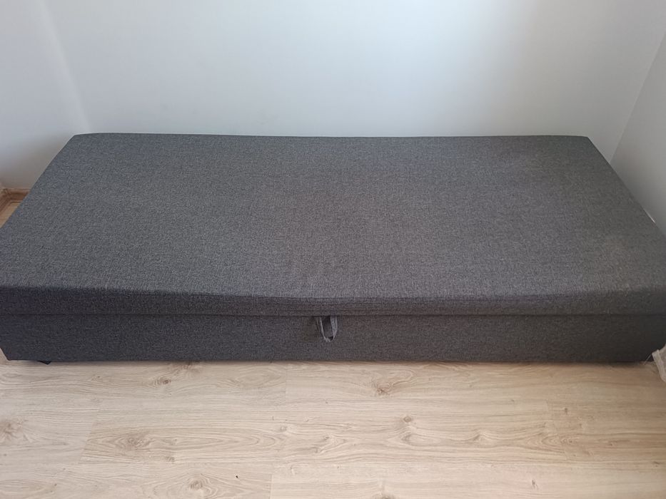 Tapczan dobrym stanie za tzw czekolade