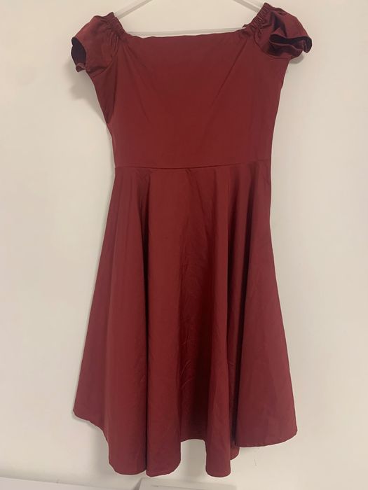 Vestido muito lindo bordó